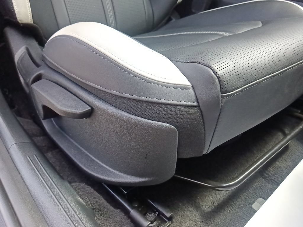 Used 2025 Kia K5 GT-Line w/ GT-Line Premium Package FWD image 32