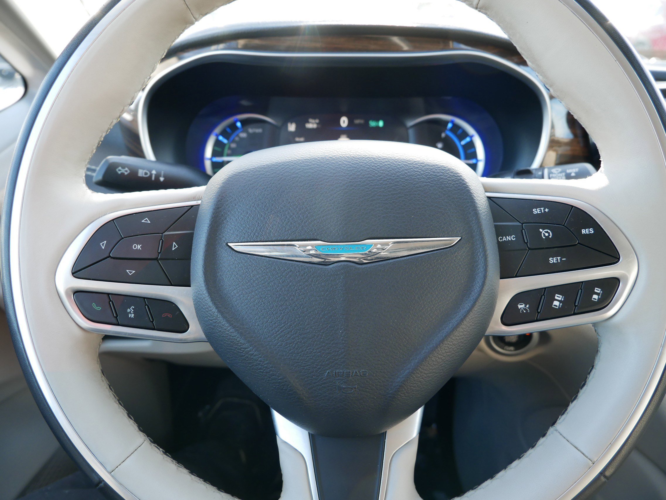 Used 2021 Chrysler Pacifica Limited image 25