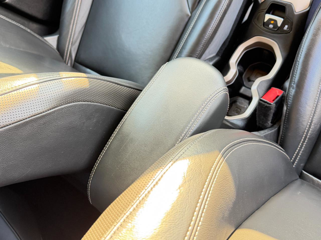 Used 2015 Jeep Renegade Limited AWD/4WD image 51