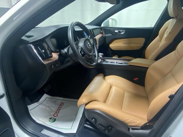 Used 2019 Volvo XC60 T5 Inscription w/ Protection Package Premier AWD/4WD image 9