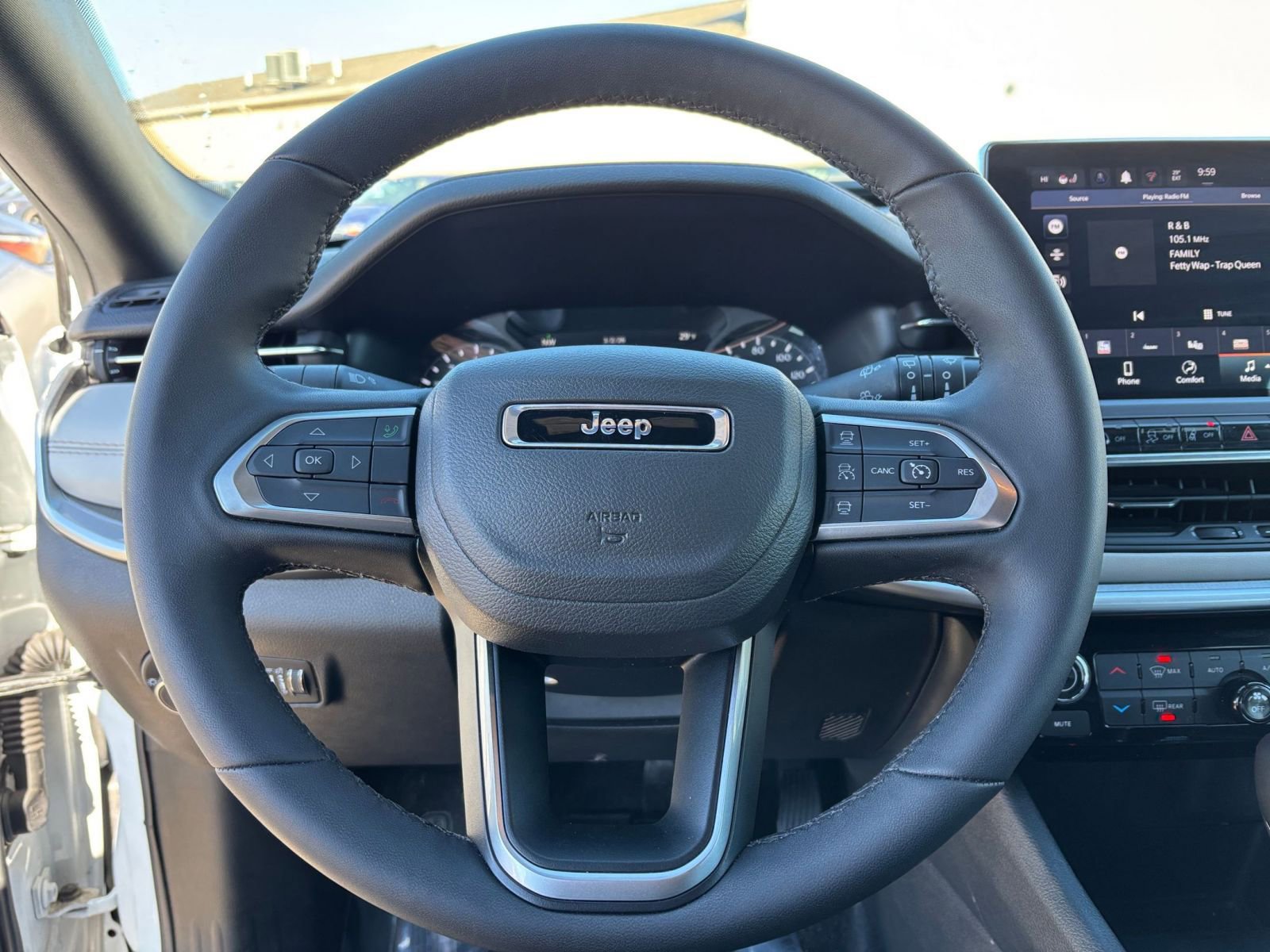 Used 2025 Jeep Compass Limited AWD/4WD image 30