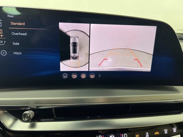 Used 2026 Cadillac Lyriq Signature Luxury w/ Nappa Leather Package AWD/4WD image 15