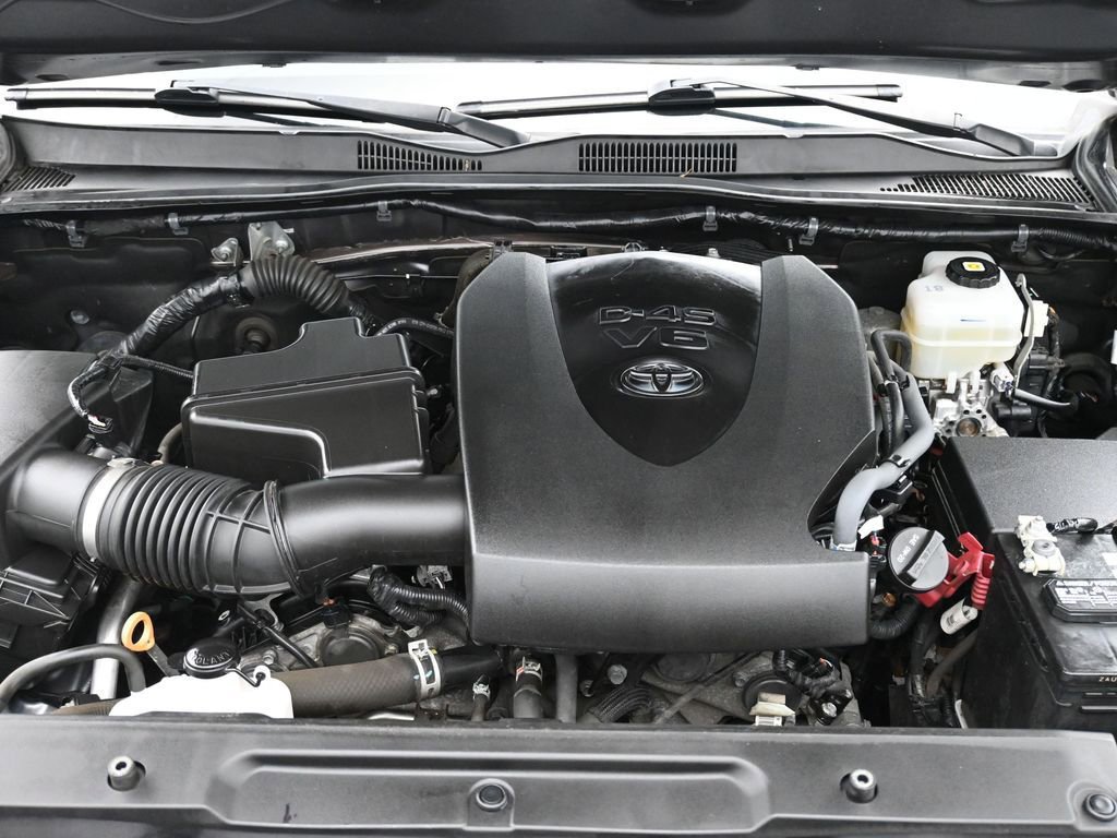 Used 2021 Toyota Tacoma TRD Off-Road image 14