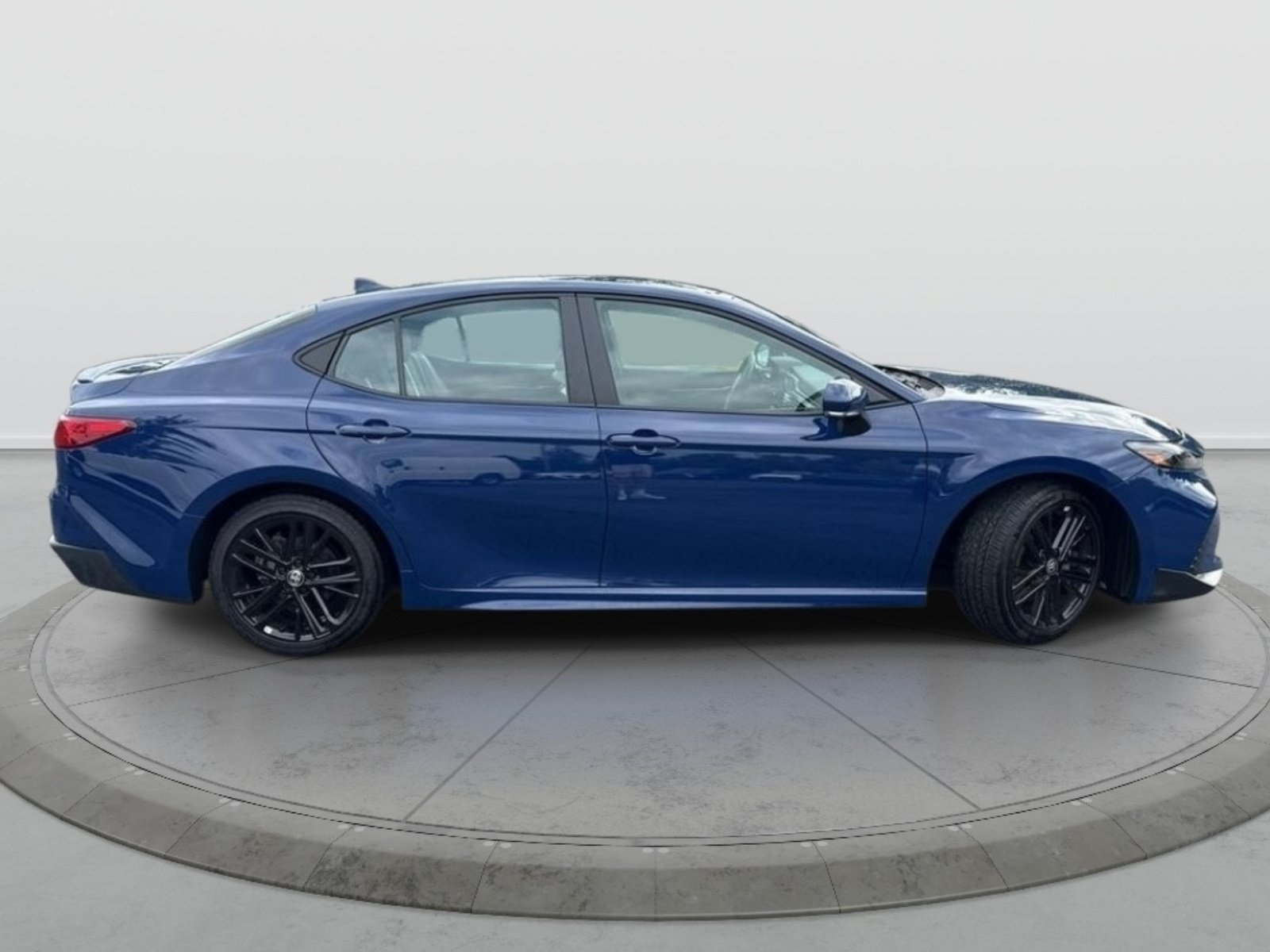 Used 2026 Toyota Camry SE FWD image 8