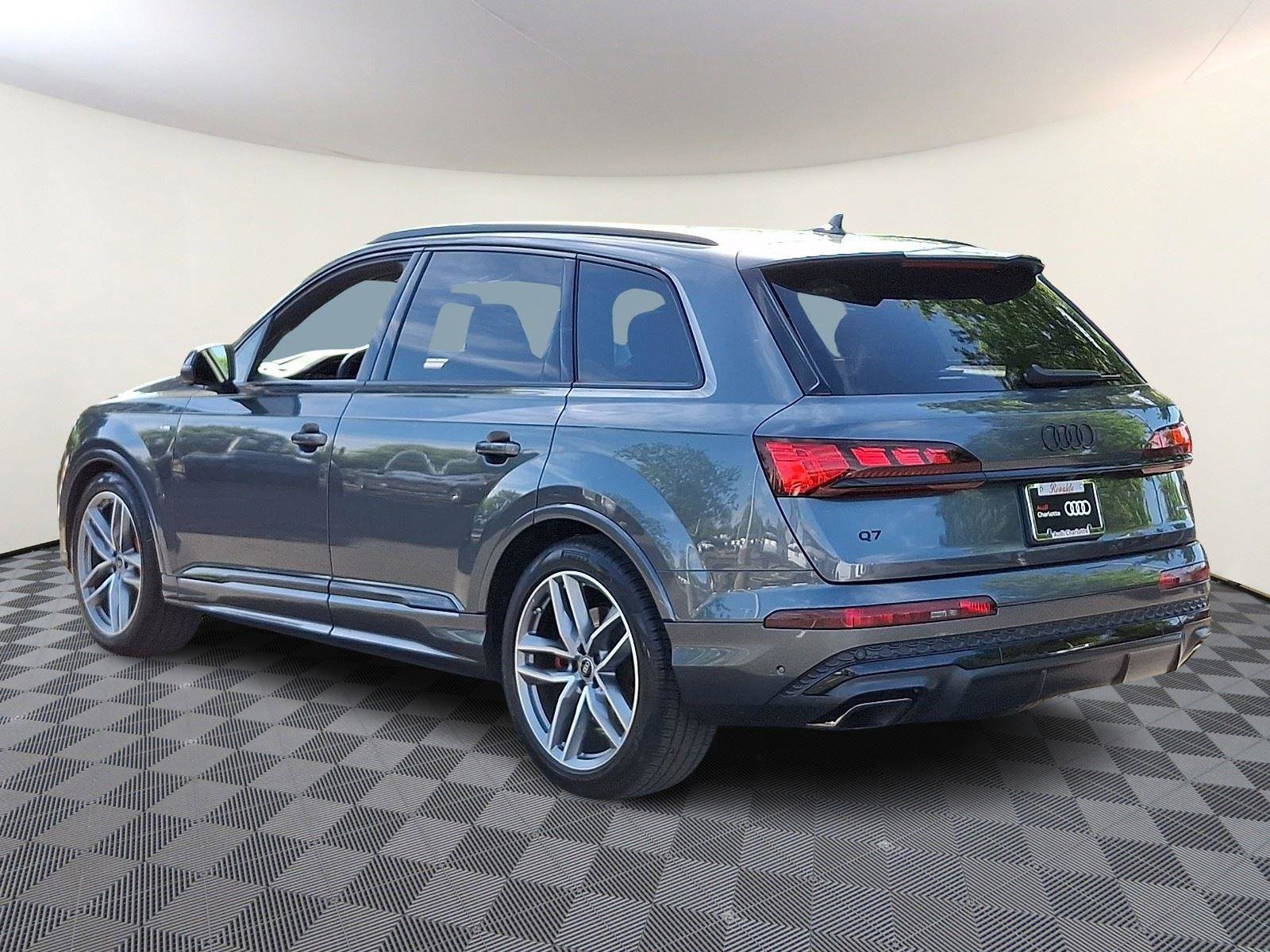 Used 2026 Audi Q7 3.0T Prestige w/ Prestige Package AWD/4WD image 4