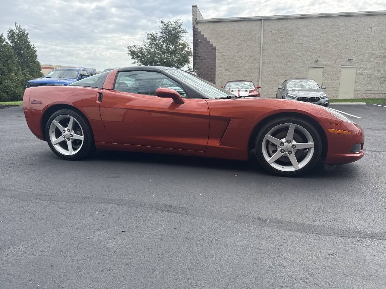 Used 2005 Chevrolet Corvette Coupe w/ Preferred Equipment Group RWD image 7