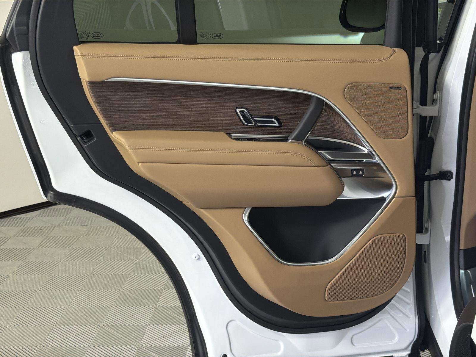 New 2026 Land Rover Range Rover SE image 26