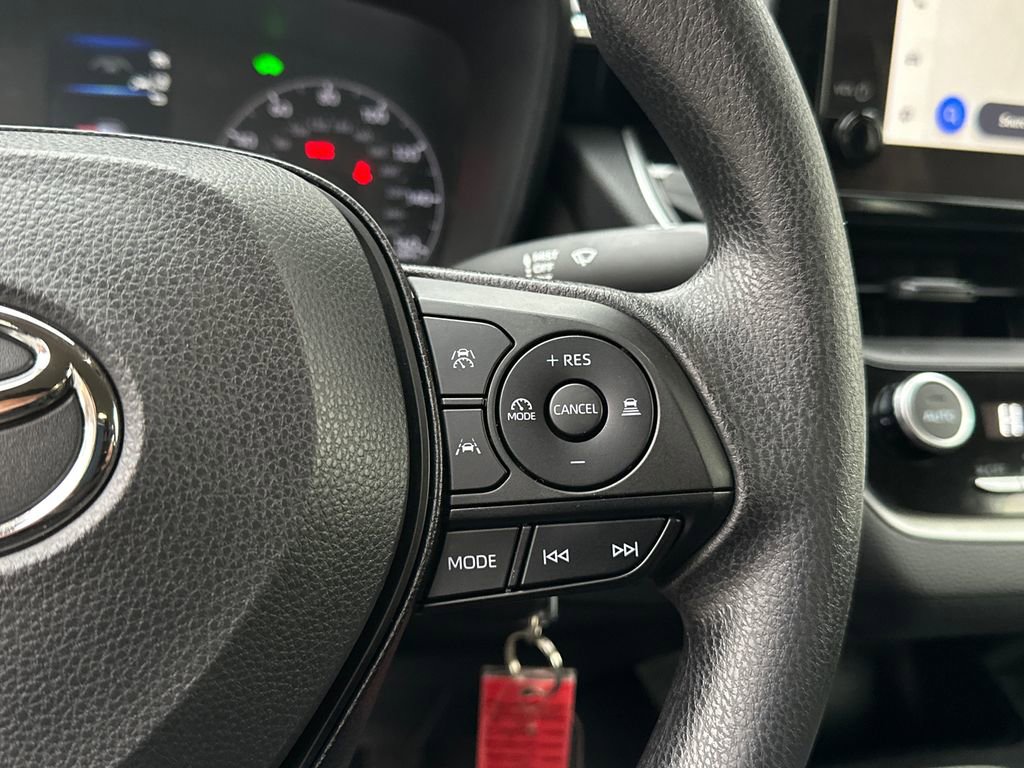 Used 2025 Toyota Corolla LE image 22