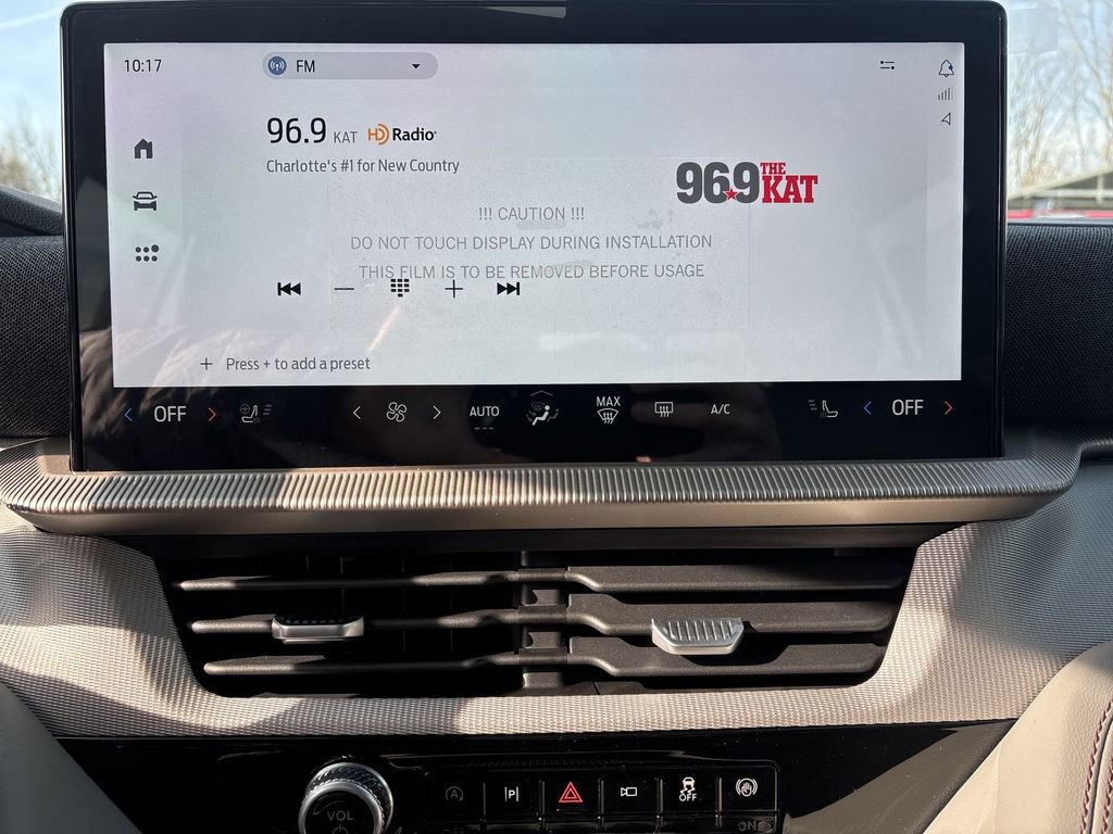 Used 2025 Ford Explorer Active w/ Active Comfort Package image 12