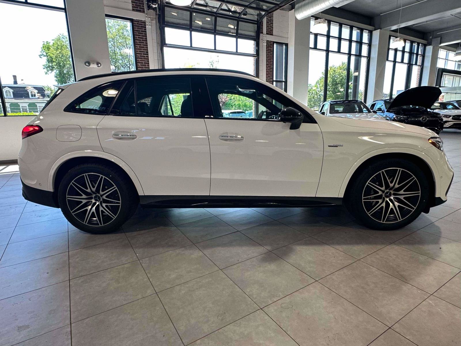 Certified 2025 Mercedes-Benz GLC 43 AMG 4MATIC image 5