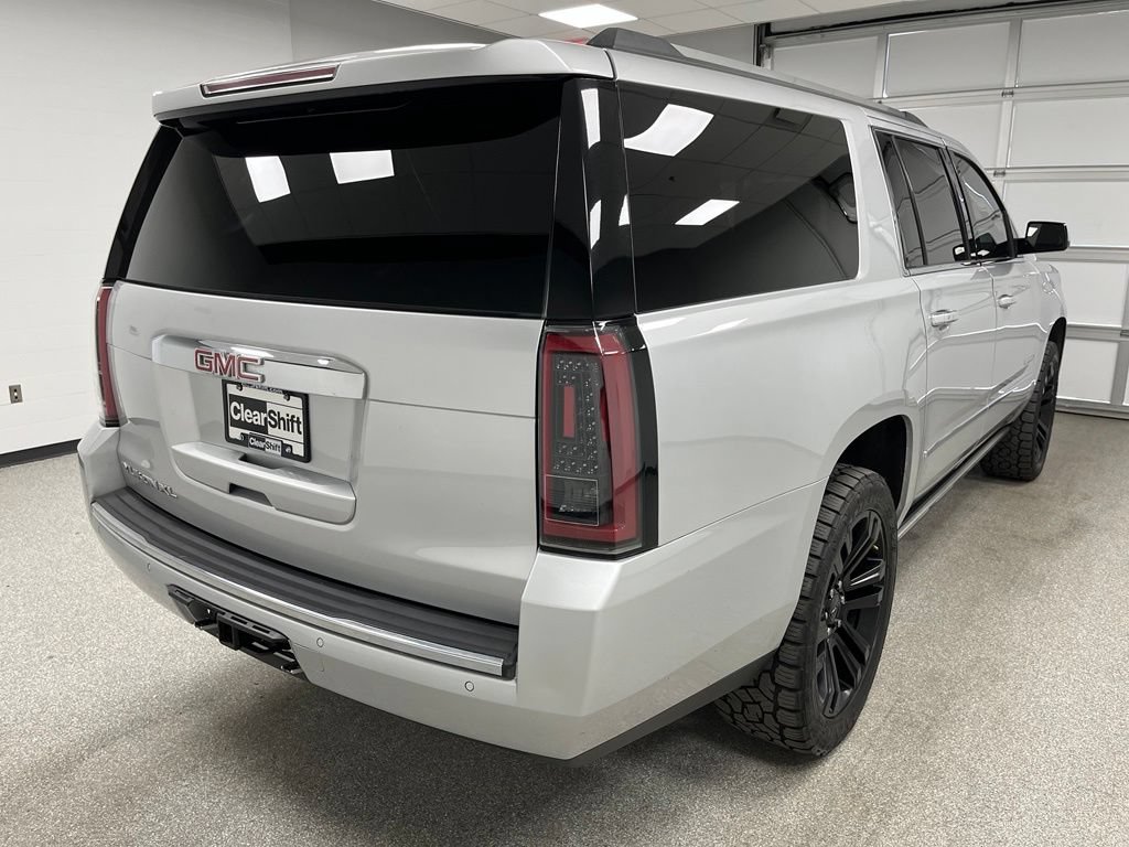 Used 2017 GMC Yukon XL Denali w/ Open Road Package AWD/4WD image 10