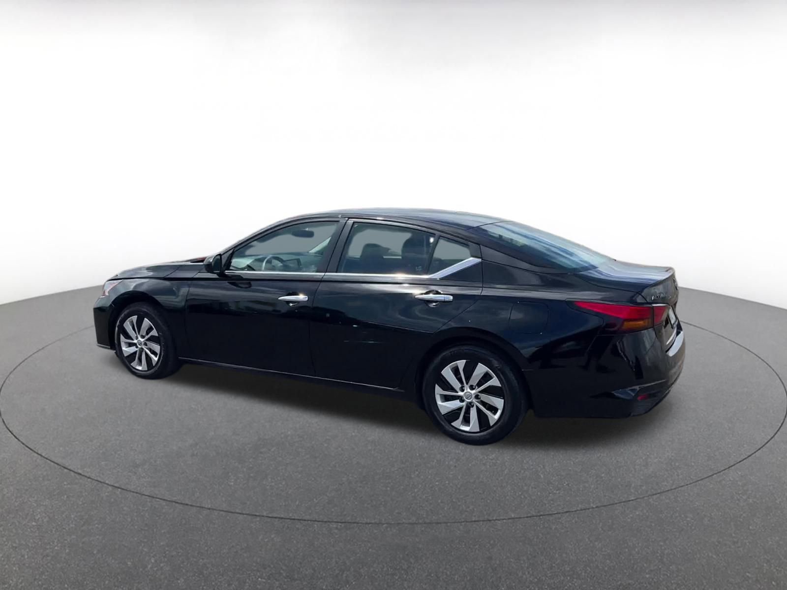 Used 2023 Nissan Altima 2.5 S image 10