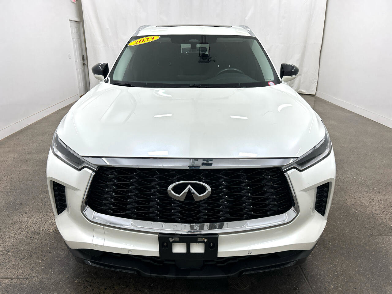 Used 2023 INFINITI QX60 Luxe image 2