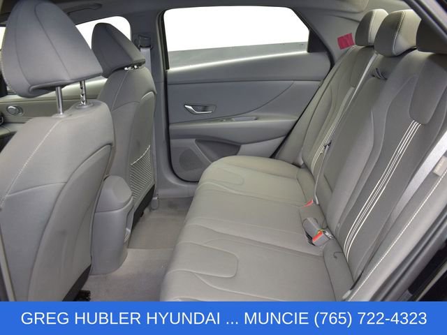 Used 2025 Hyundai Elantra SEL FWD image 28
