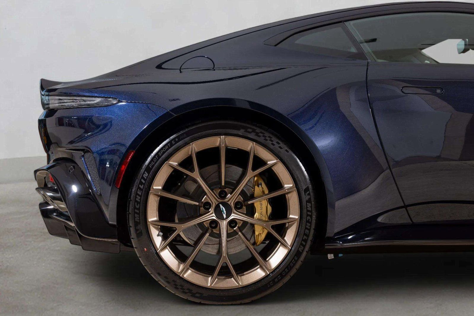 New 2026 Aston Martin V8 Vantage Coupe RWD image 15