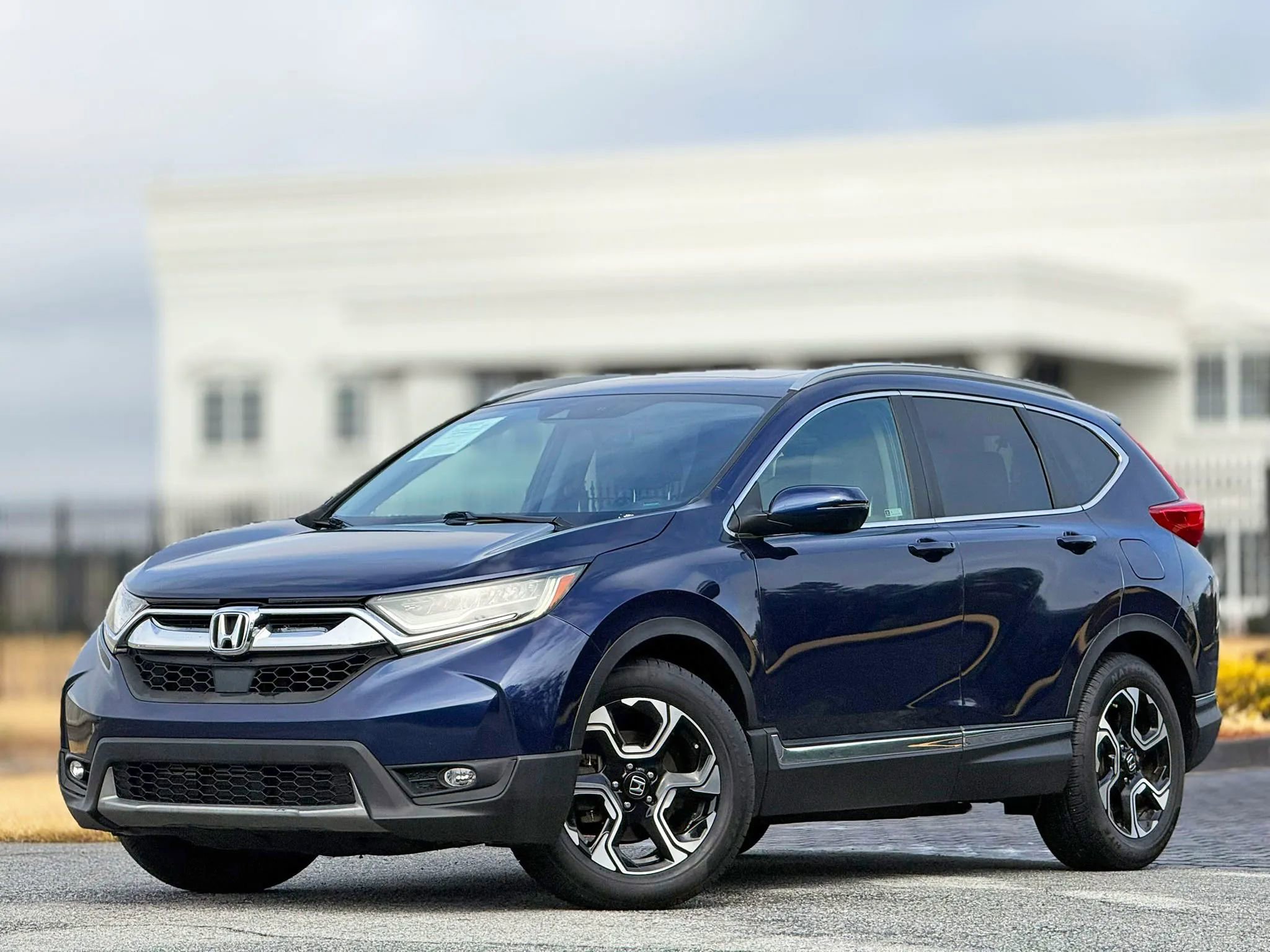 Used 2018 Honda CR-V Touring image 1