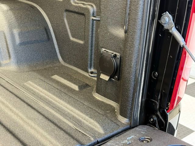 Used 2025 Chevrolet Silverado 1500 LTZ AWD/4WD image 5