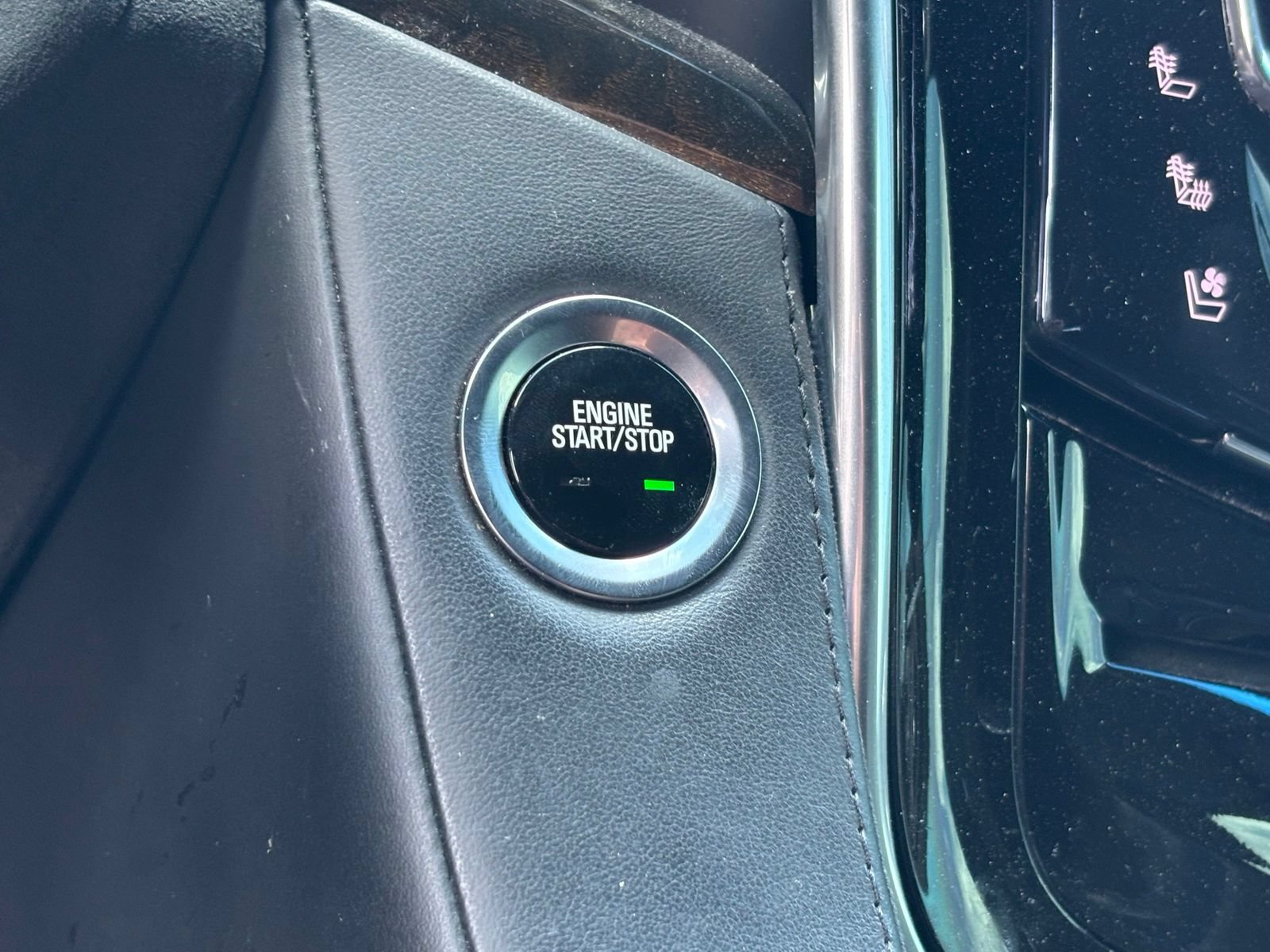 Used 2019 Cadillac Escalade ESV Platinum RWD image 10