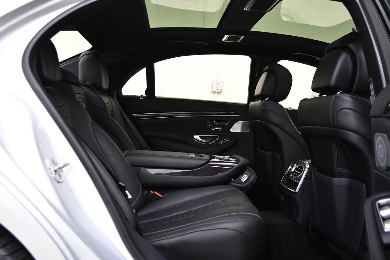 Used 2018 Mercedes-Benz S 560 4MATIC Sedan image 17