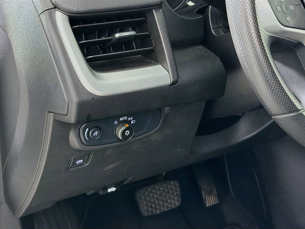 Used 2024 GMC Terrain SLE image 12