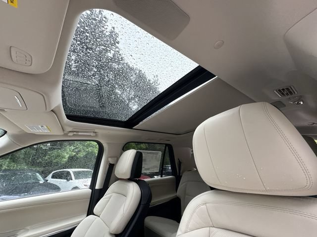 New 2027 Lincoln Navigator Reserve AWD/4WD image 22