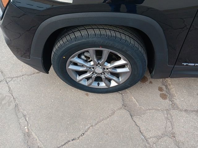 Used 2023 GMC Terrain SLT image 36