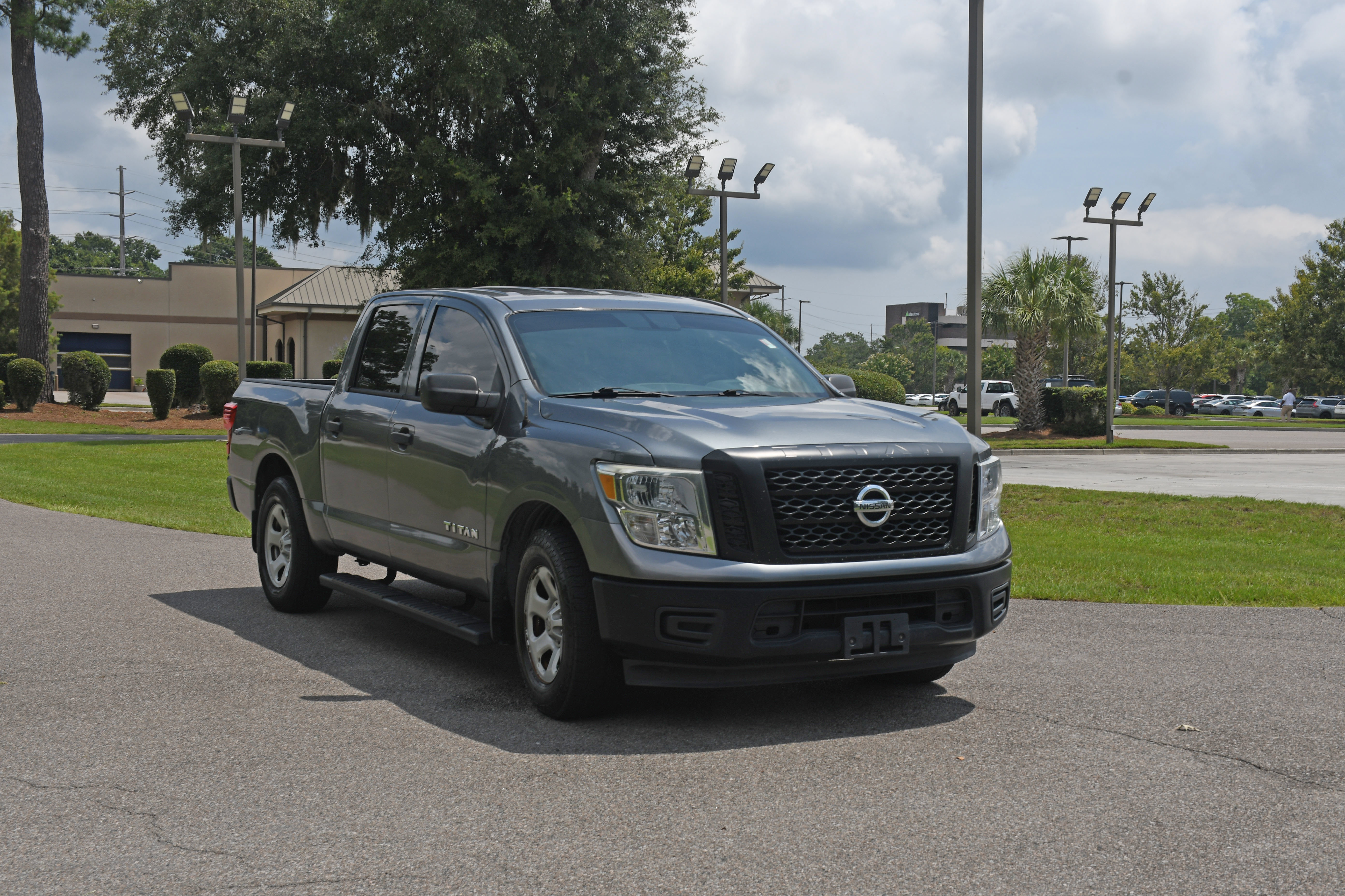 Used 2017 Nissan Titan S RWD image 6