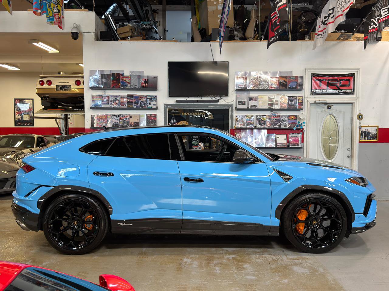 Used 2024 Lamborghini Urus Performante AWD/4WD image 5