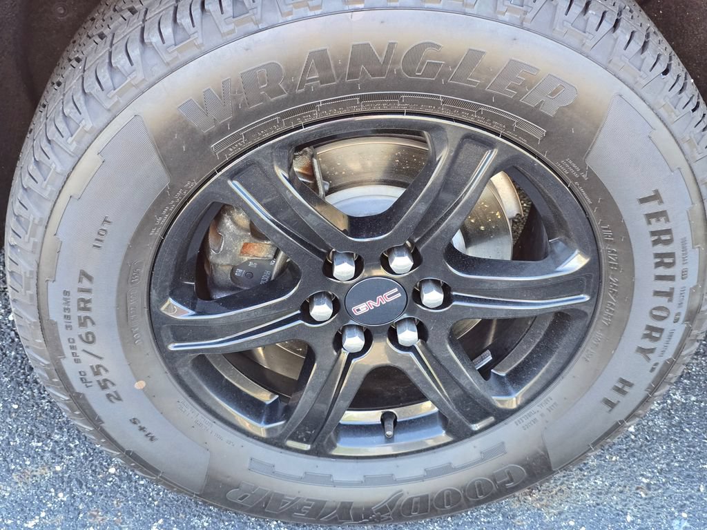 Used 2021 GMC Acadia AT4 w/ Technology Package AWD/4WD image 23