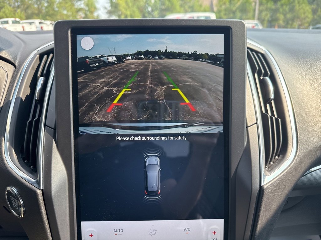 Used 2024 Ford Edge Titanium image 7