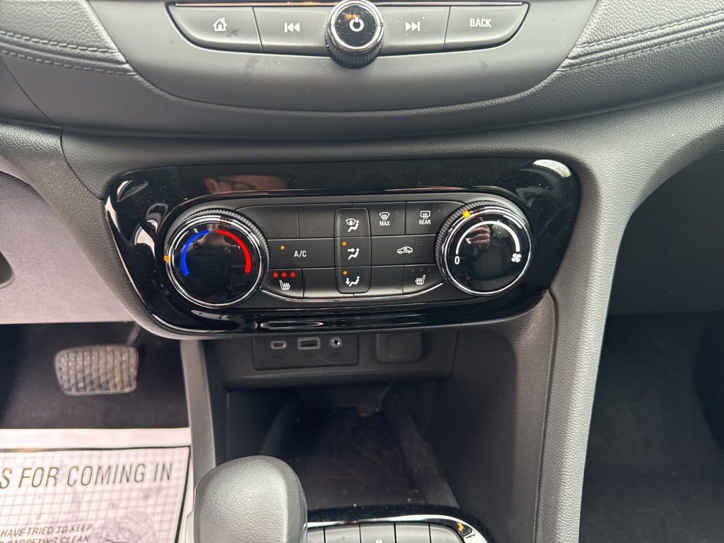 Used 2023 Buick Encore GX Preferred w/ Cold Weather Comfort Package AWD/4WD image 31