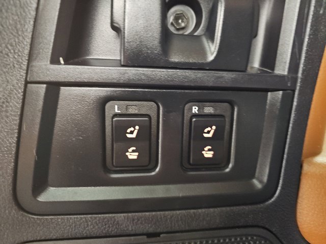 Used 2019 Toyota Sequoia Platinum AWD/4WD image 39