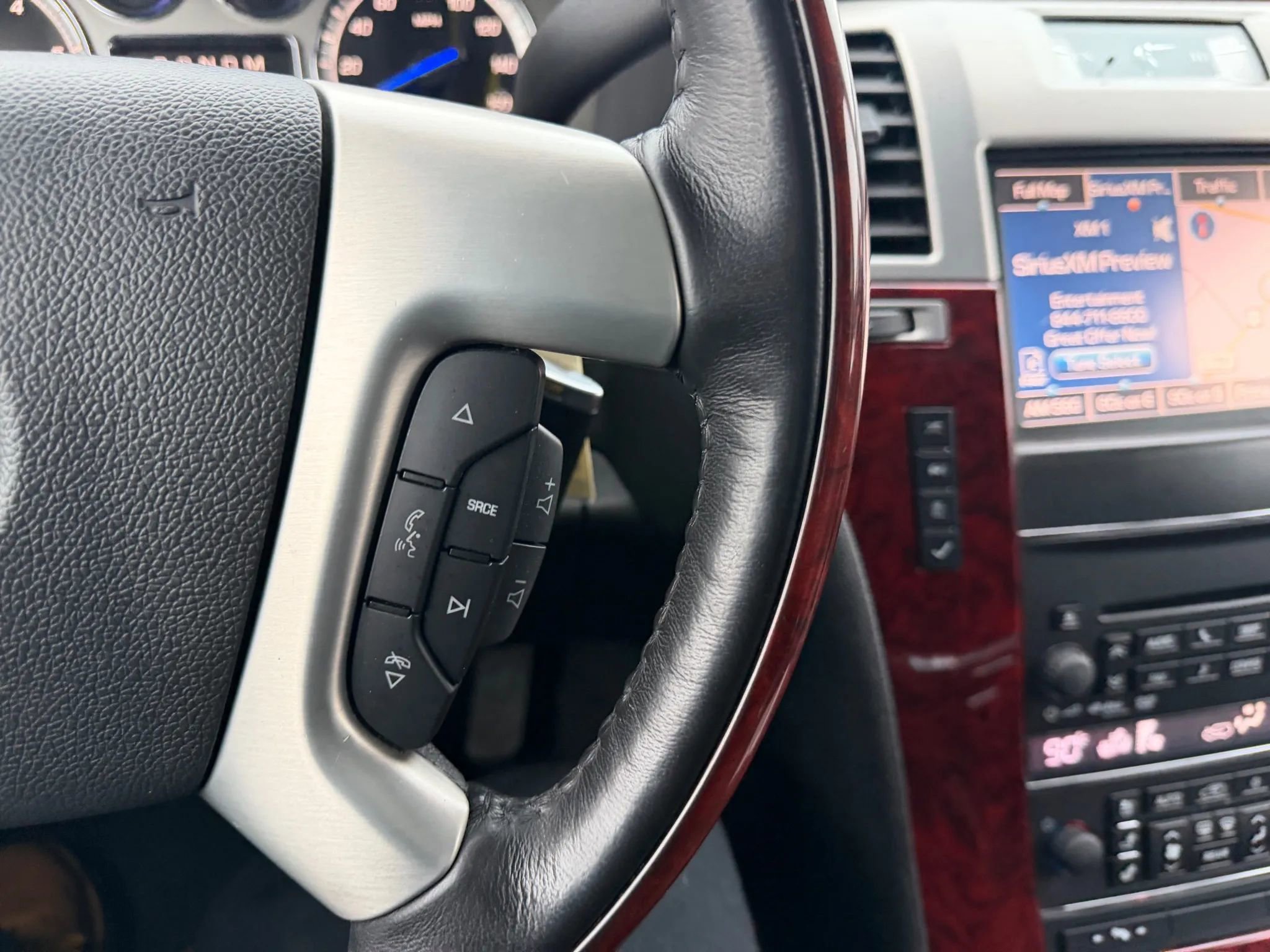 Used 2012 Cadillac Escalade Luxury image 30