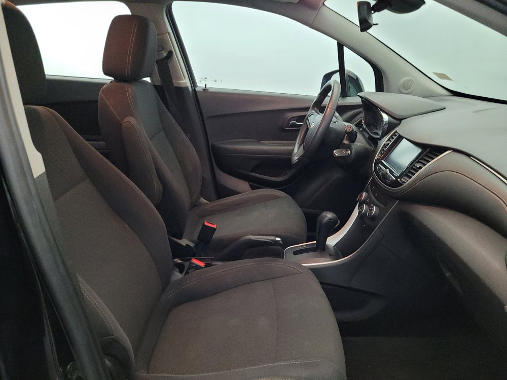 Used 2017 Chevrolet Trax LS AWD/4WD image 21