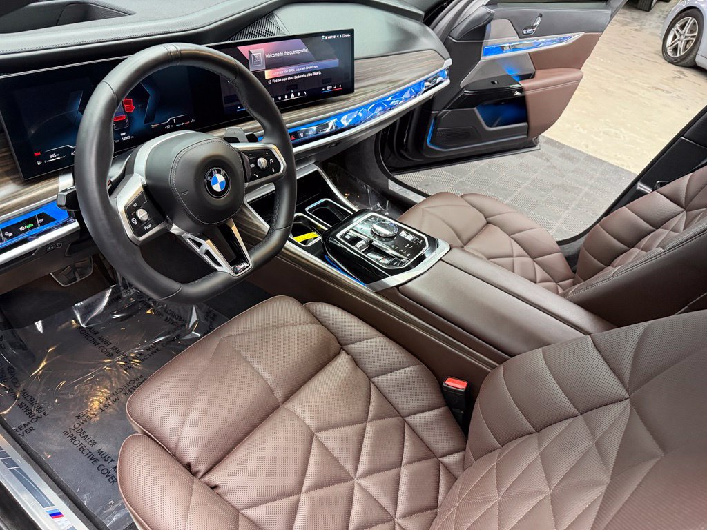 Used 2026 BMW 740i xDrive AWD/4WD image 32