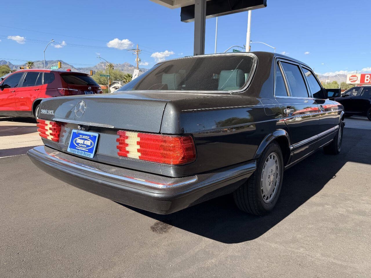 Used 1987 Mercedes-Benz 560 SEL image 5