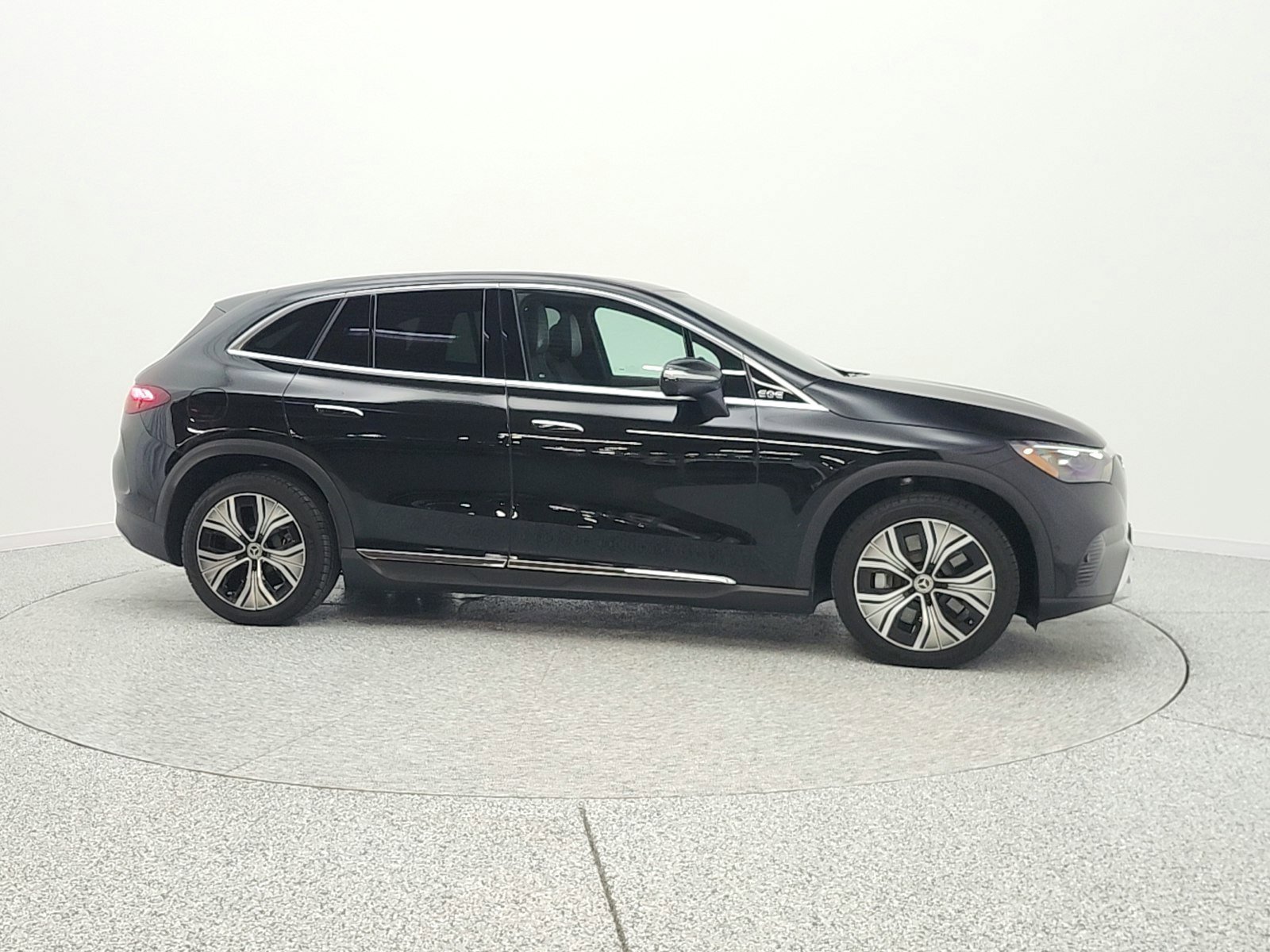 Used 2023 Mercedes-Benz EQE 350+ SUV image 4