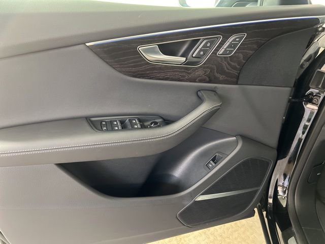 Used 2023 Audi Q8 Premium Plus image 20
