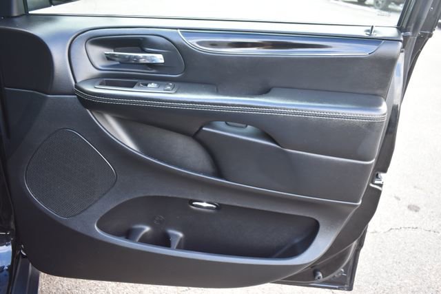 Used 2017 Dodge Grand Caravan SXT w/ Driver Convenience Group image 44