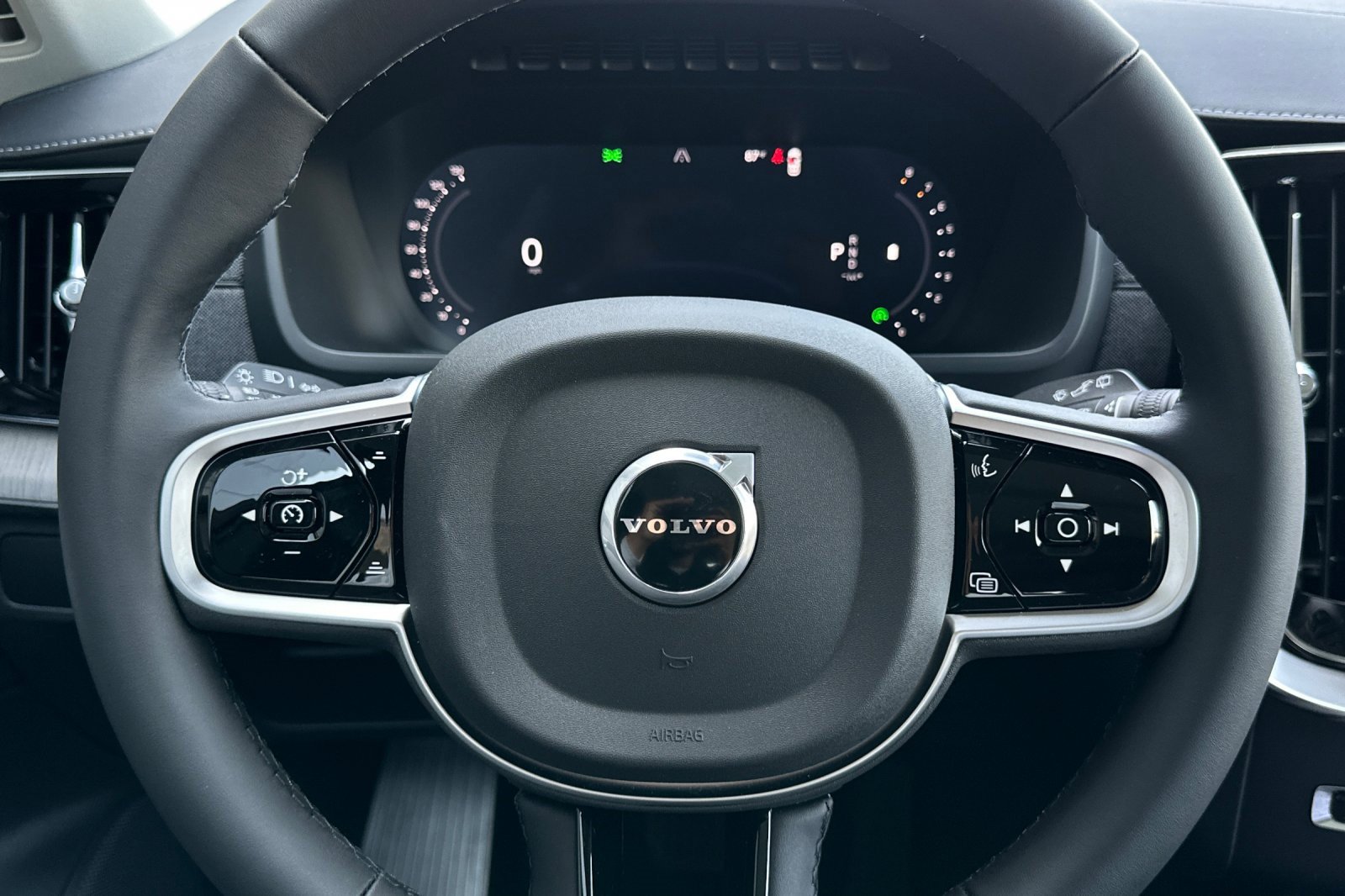 New 2026 Volvo XC90 B6 Ultra w/ Protection Package image 28