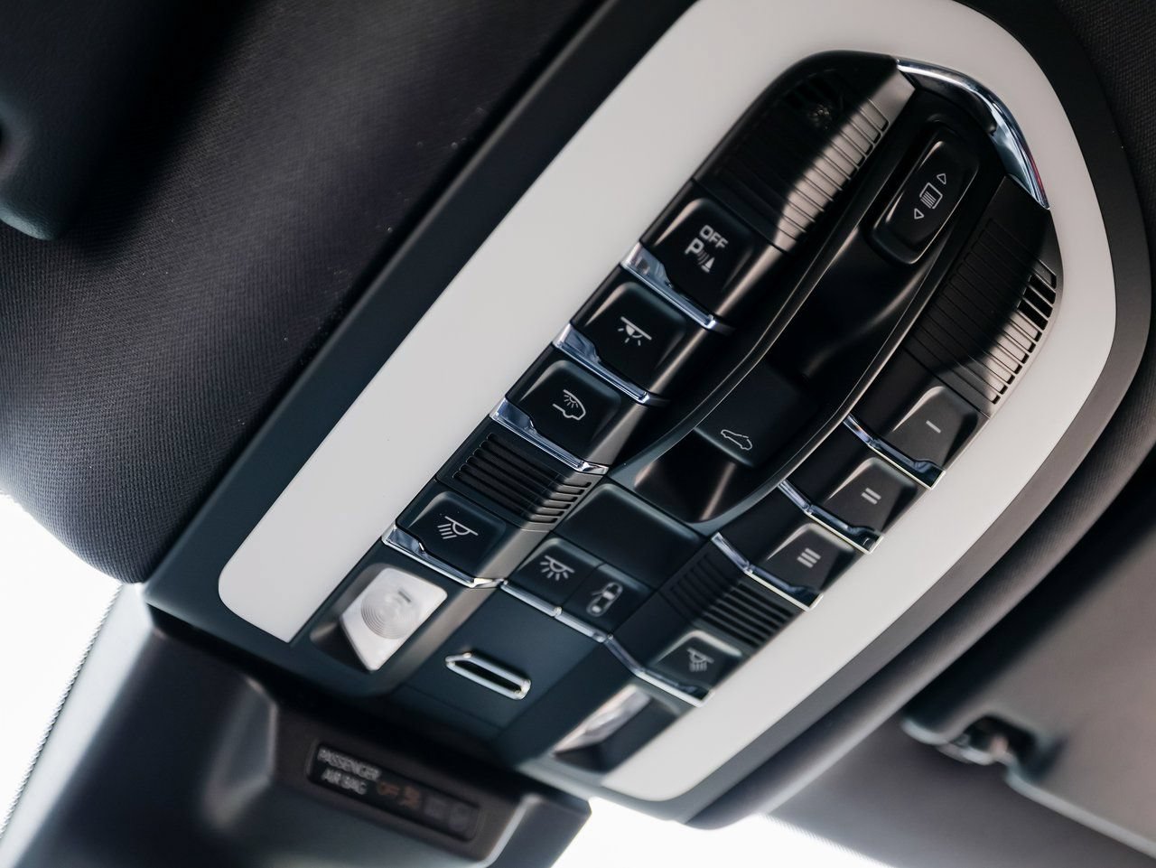 Certified 2026 Porsche Macan AWD/4WD image 21