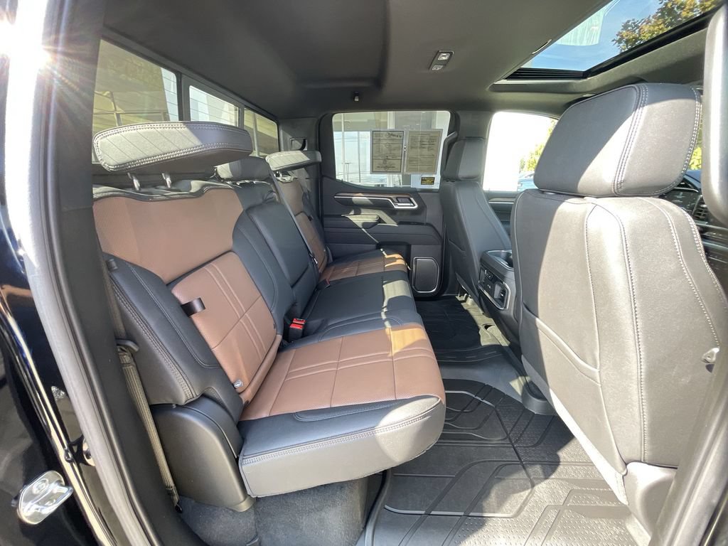 Certified 2025 Chevrolet Silverado 1500 High Country AWD/4WD image 28
