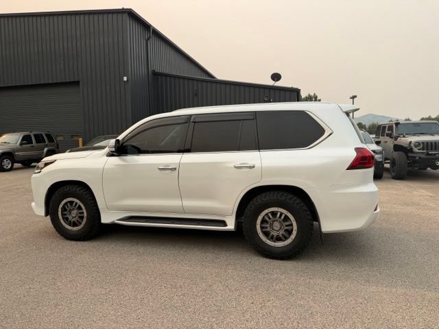 Used 2017 Lexus LX 570 4WD w/ Luxury Package image 13