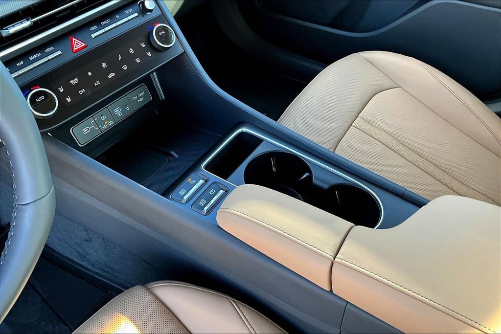 New 2025 Hyundai Sonata Limited image 29