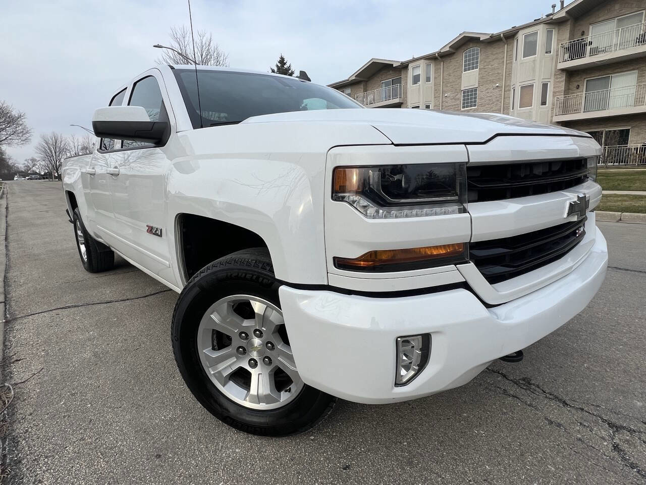 Used 2017 Chevrolet Silverado 1500 LT w/ All Star Edition image 15