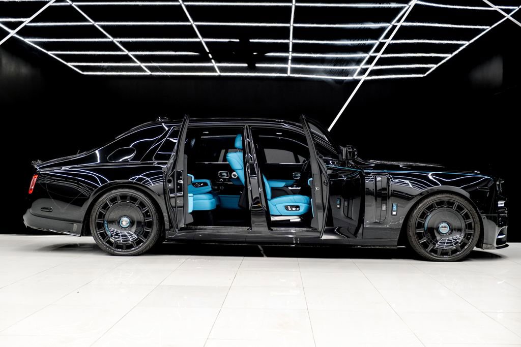 Used 2023 Rolls-Royce Phantom Sedan image 10