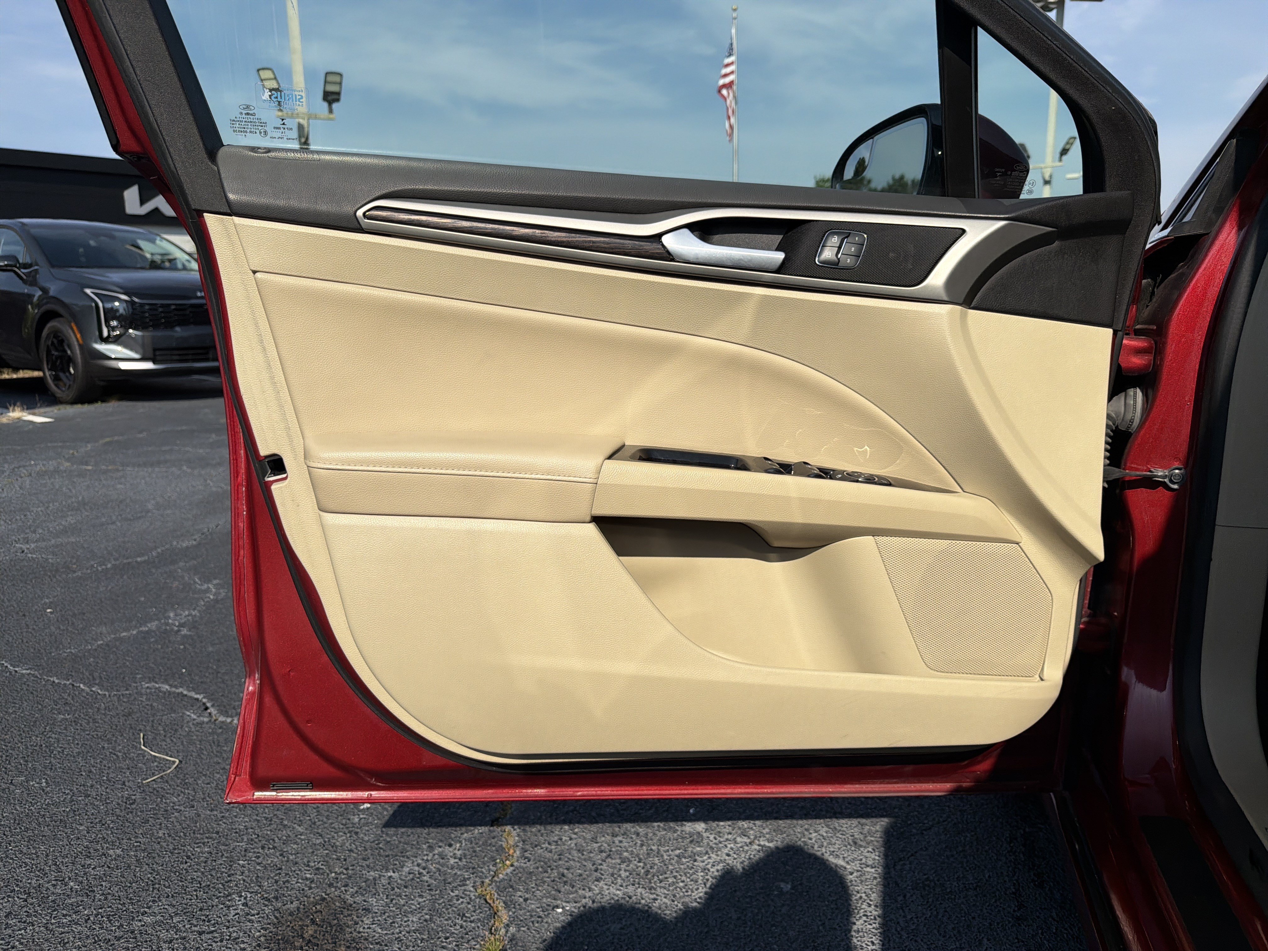 Used 2015 Ford Fusion SE w/ Equipment Group 202A FWD image 8