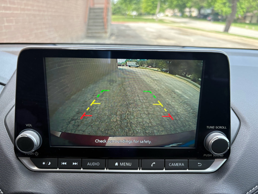 Used 2024 Nissan Sentra SV FWD image 16
