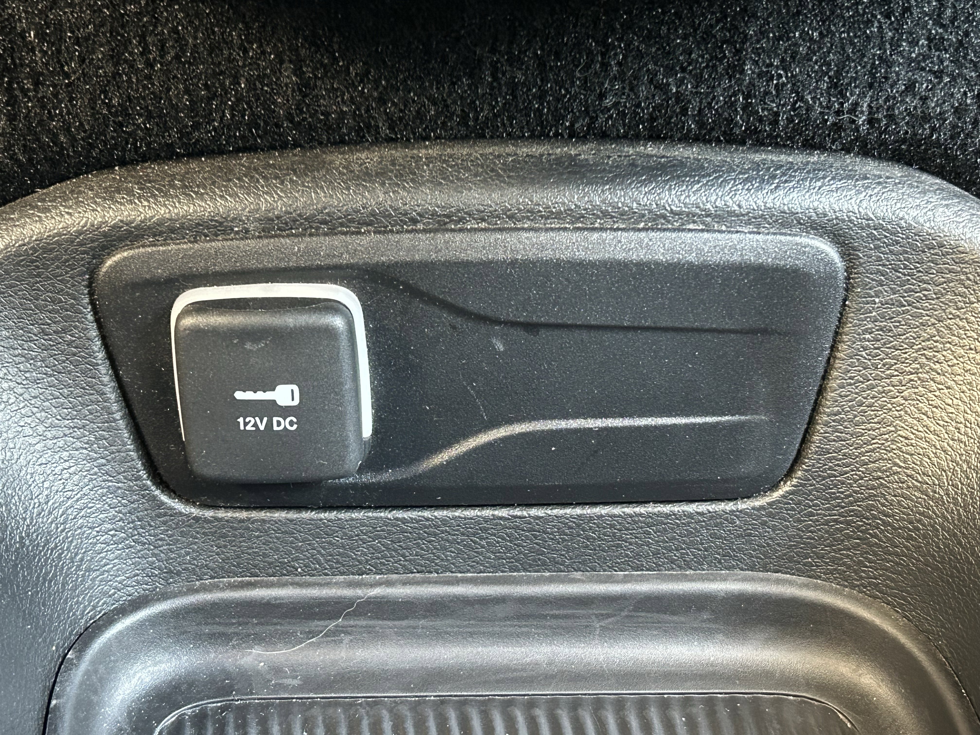 Used 2024 Chrysler Pacifica Limited image 33