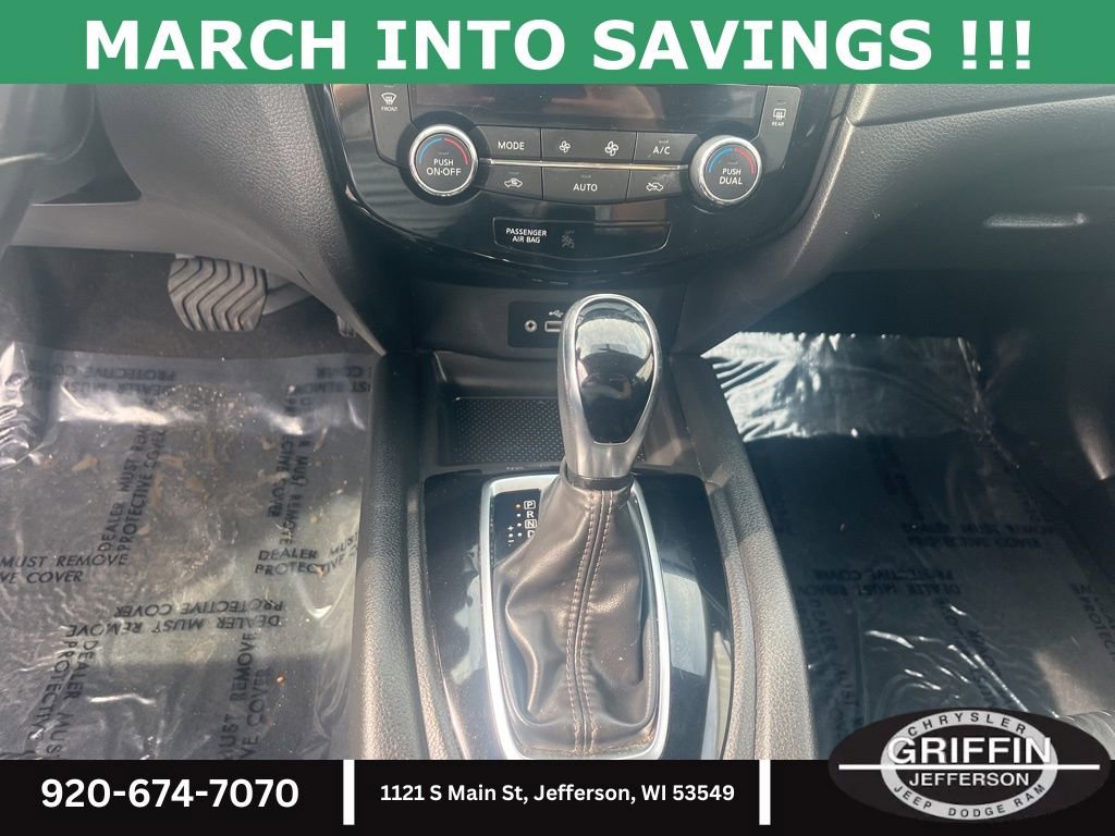 Used 2018 Nissan Rogue SV image 11